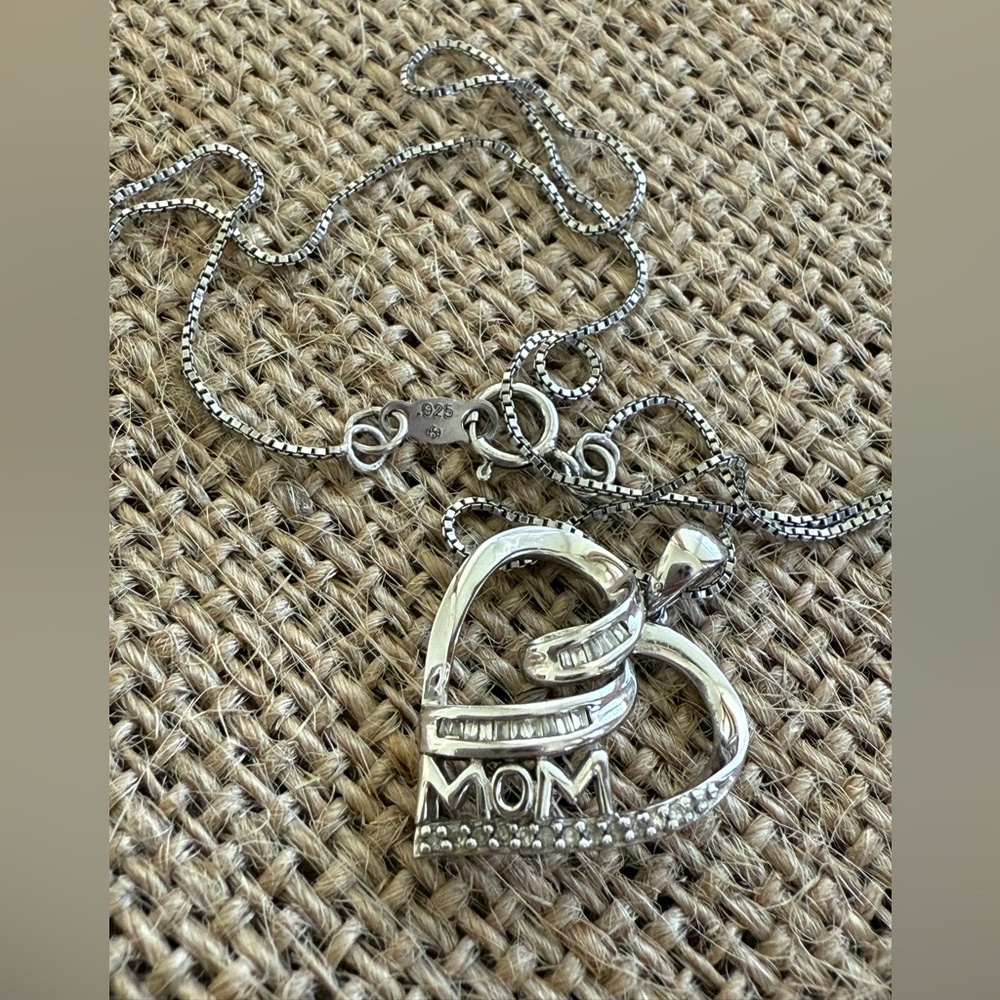 Like New Sterling Silver 925 Necklace with Mom Heart Pendant - Picture 6 of 6